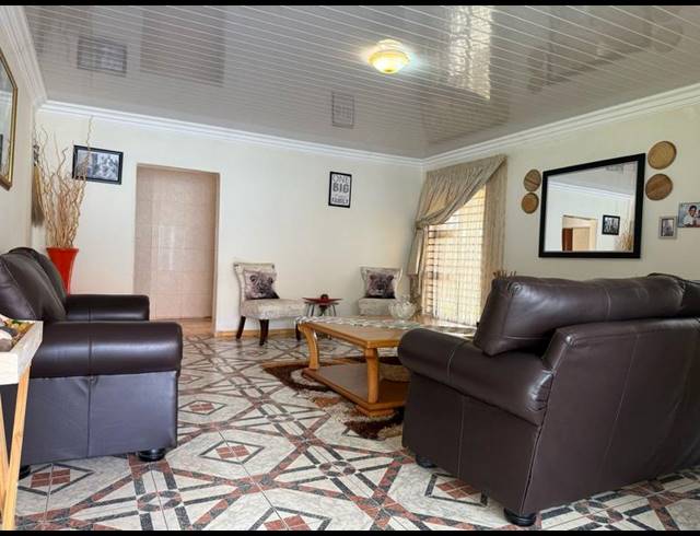 4 BEDROOM HOUSE FOR SALE IN CHANTELLE
